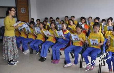 小学音乐课交流、合作意识培养探索 —以《让我们荡起双桨》歌曲