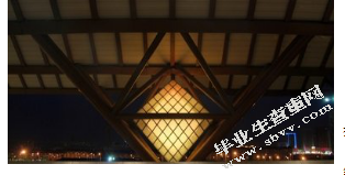 浅析地域特色在城市客运站设计中的运用-以南京站为例