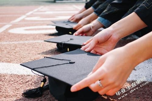 城乡大学生消费行为分析及比较研究-以咸阳师范学院为例