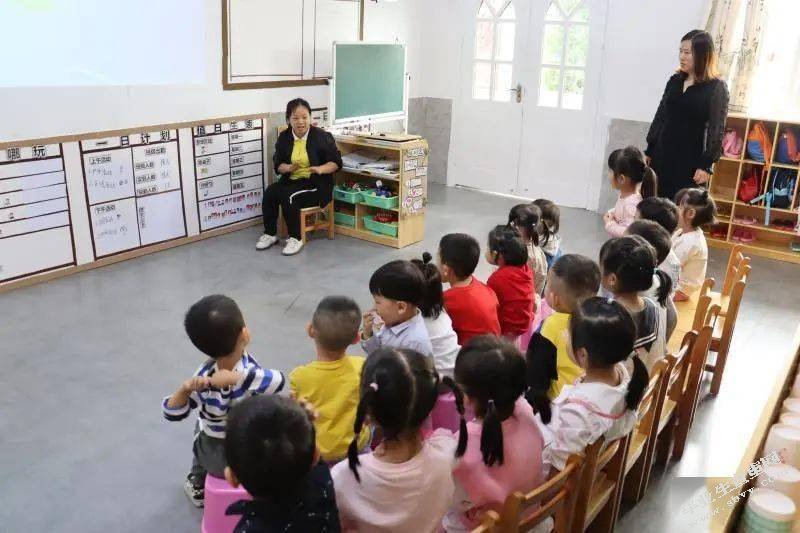 浅谈在晨谈中发展幼儿语言能力的策略研究