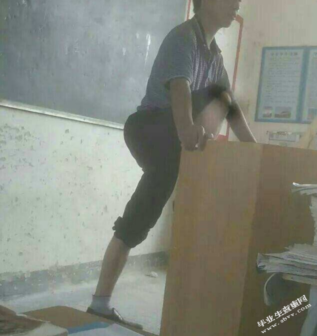 论教师礼仪的规范性对教育教学的促进作用