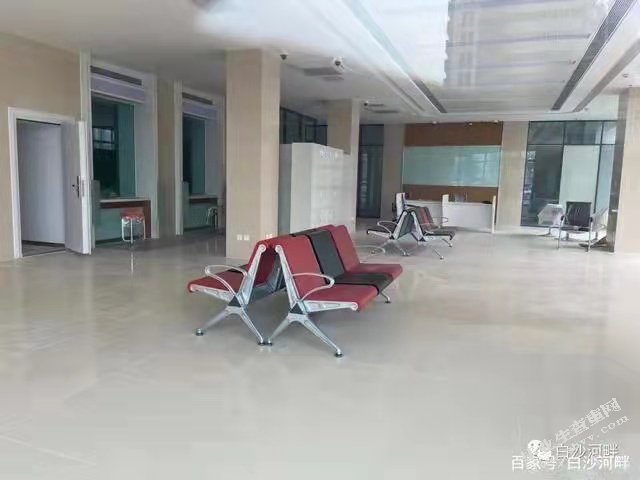 我国社区银行构建途径选择与风险防范
